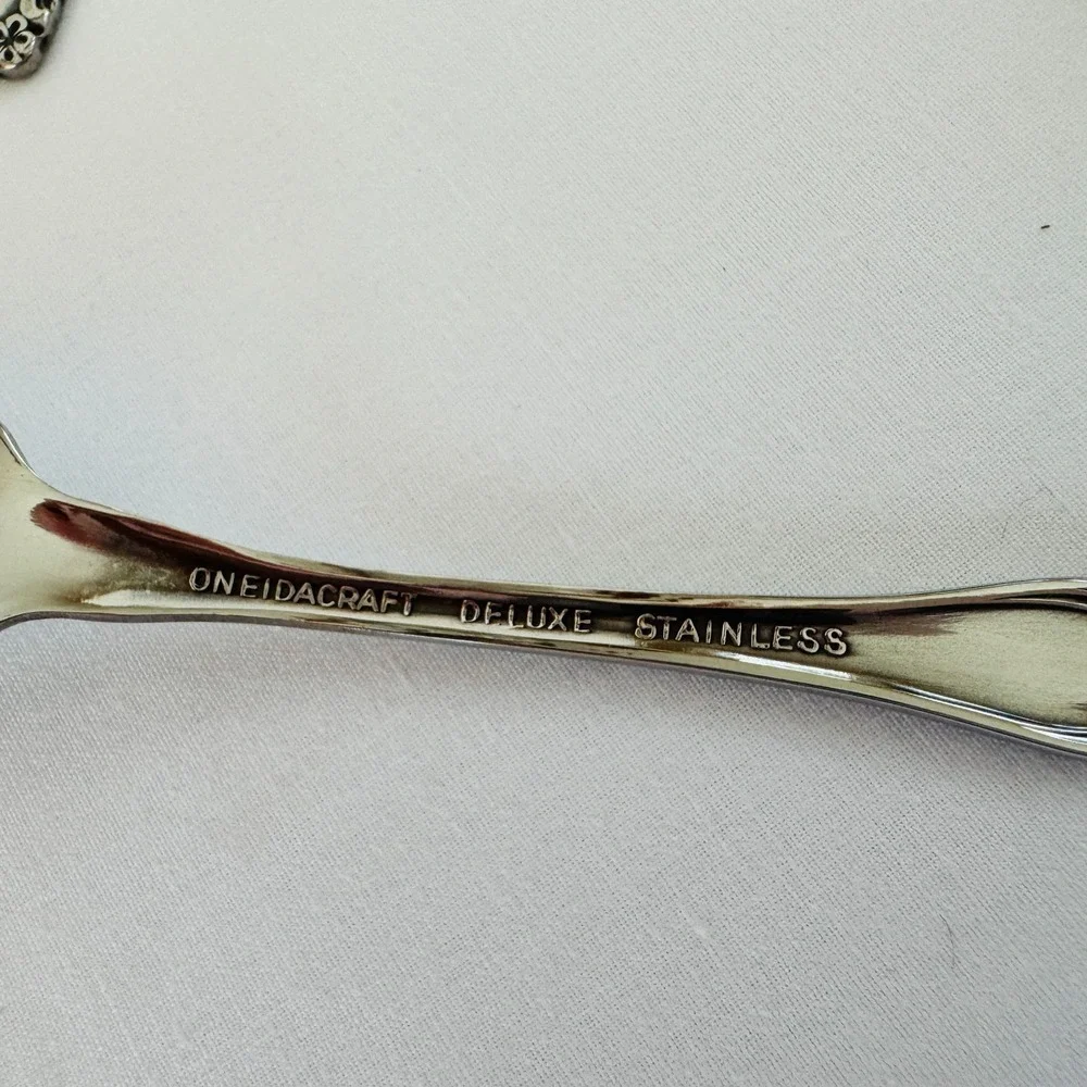 Oneidacraft CHATEAU Stainless Steel Flatware (5) 4-Place Settings 20 Pieces